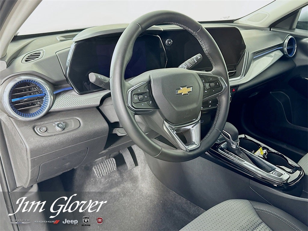 2025 Chevrolet Trax FWD LT