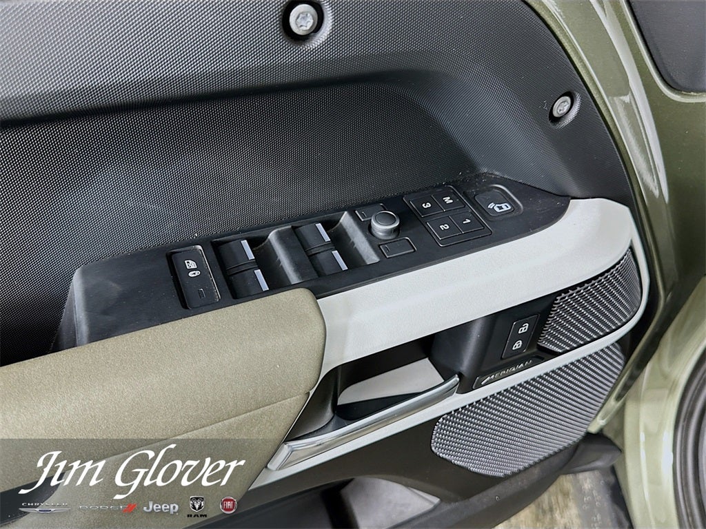 2021 Land Rover Defender 110 110 SE