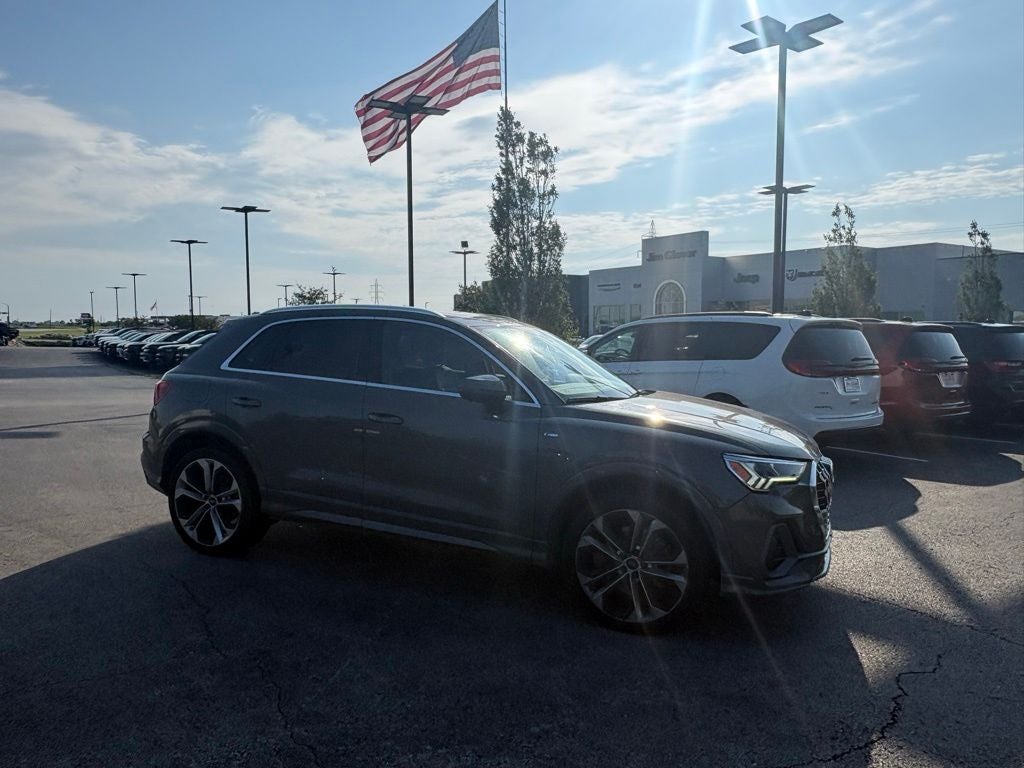 2020 Audi Q3 Premium Plus 45 TFSI S line quattro Tiptronic