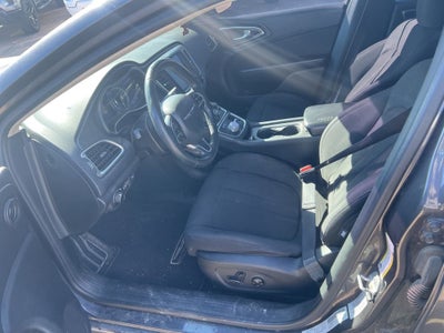 2016 Chrysler 200 Limited