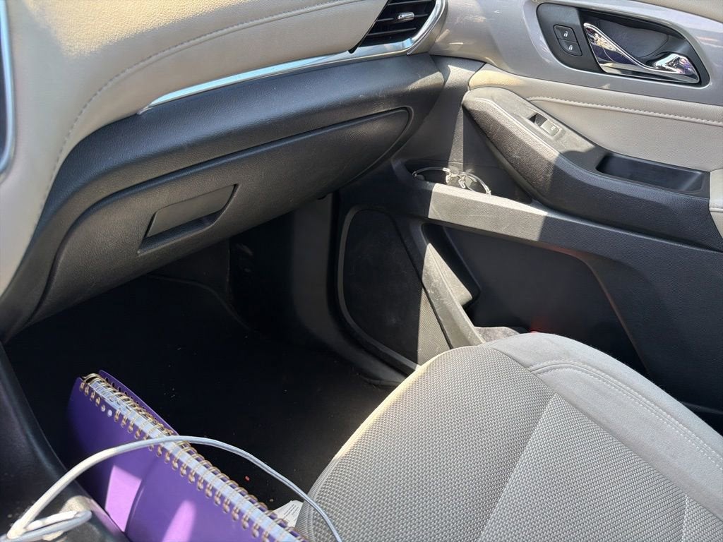 2022 Chevrolet Traverse LS