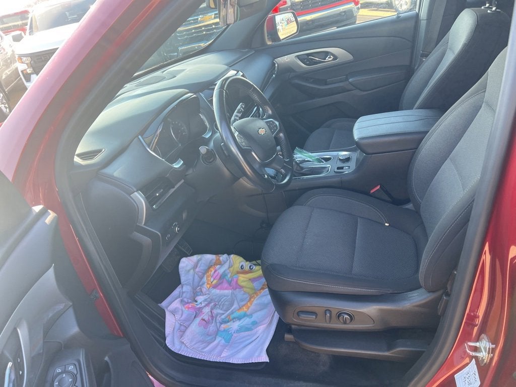 2022 Chevrolet Traverse LT Cloth