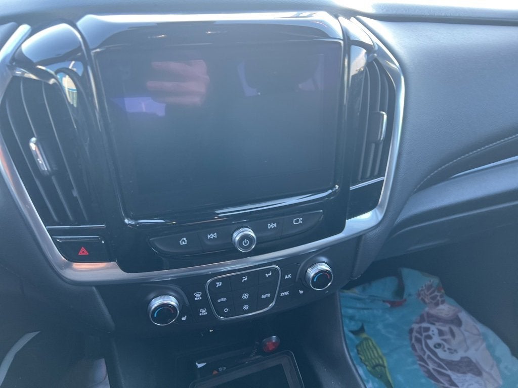 2022 Chevrolet Traverse LT Cloth