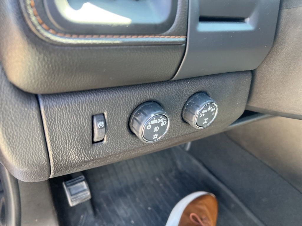 2022 GMC Canyon AT4 - Leather