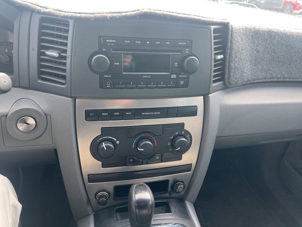 2005 Jeep Grand Cherokee Laredo