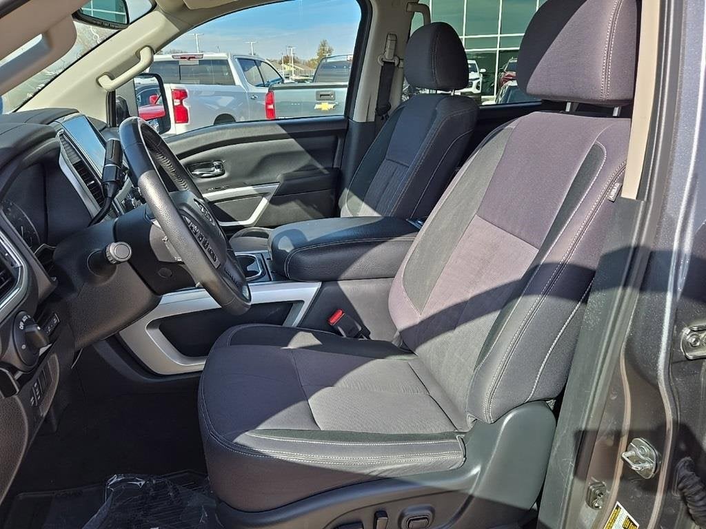 2020 Nissan Titan SV