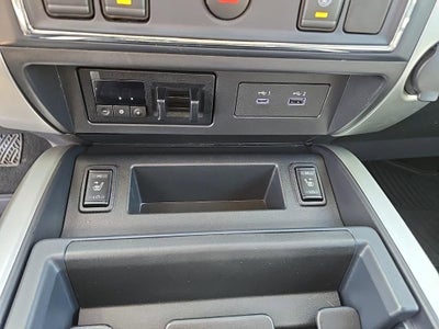 2020 Nissan Titan SV