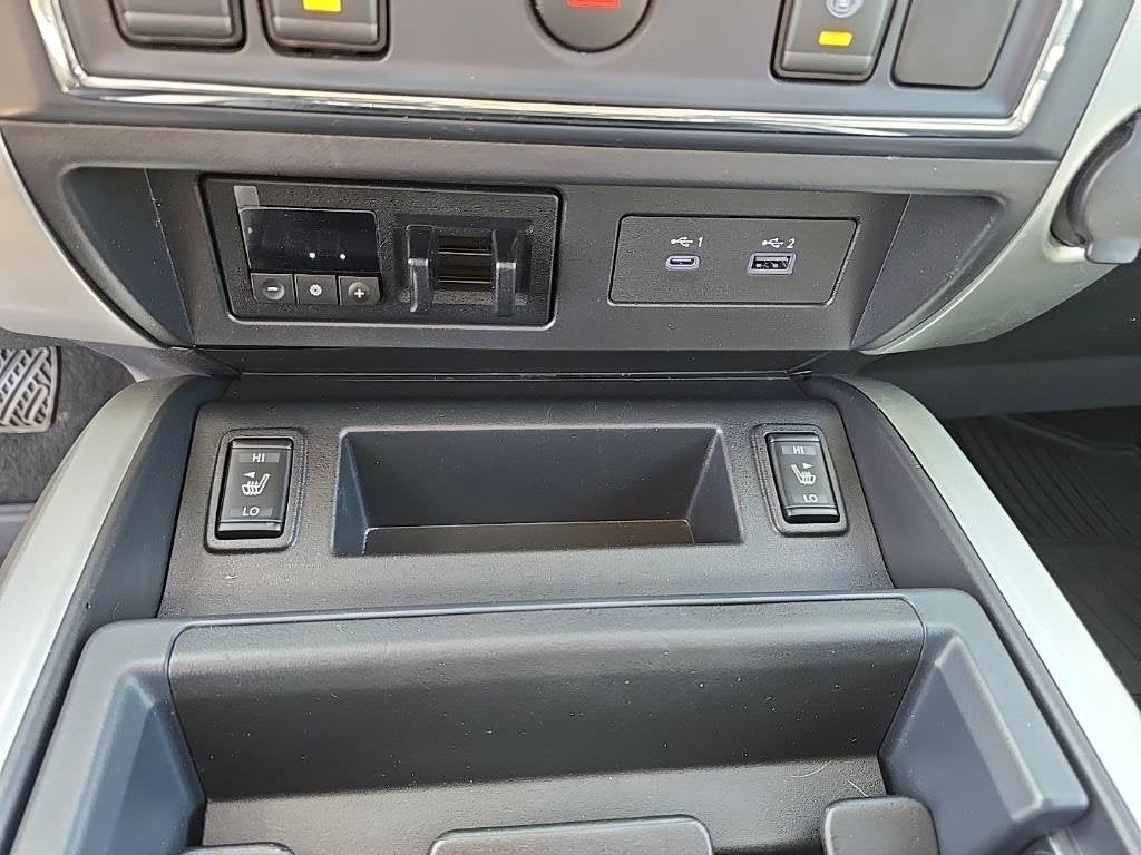 2020 Nissan Titan SV