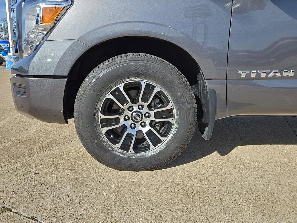 2020 Nissan Titan SV