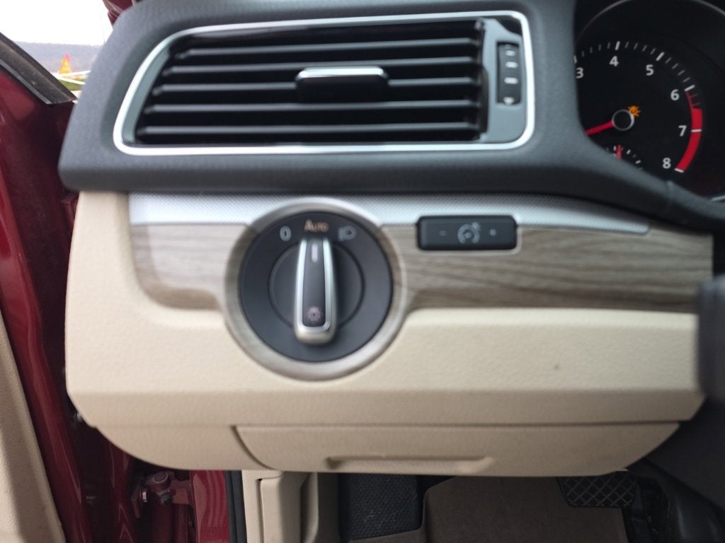 2018 Volkswagen Passat 2.0T SE