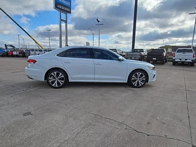 2022 Volkswagen Passat 2.0T SE