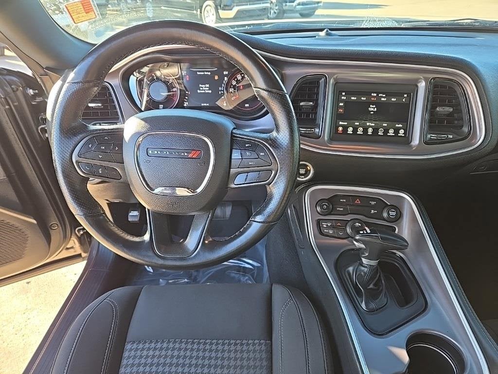 2022 Dodge Challenger SXT