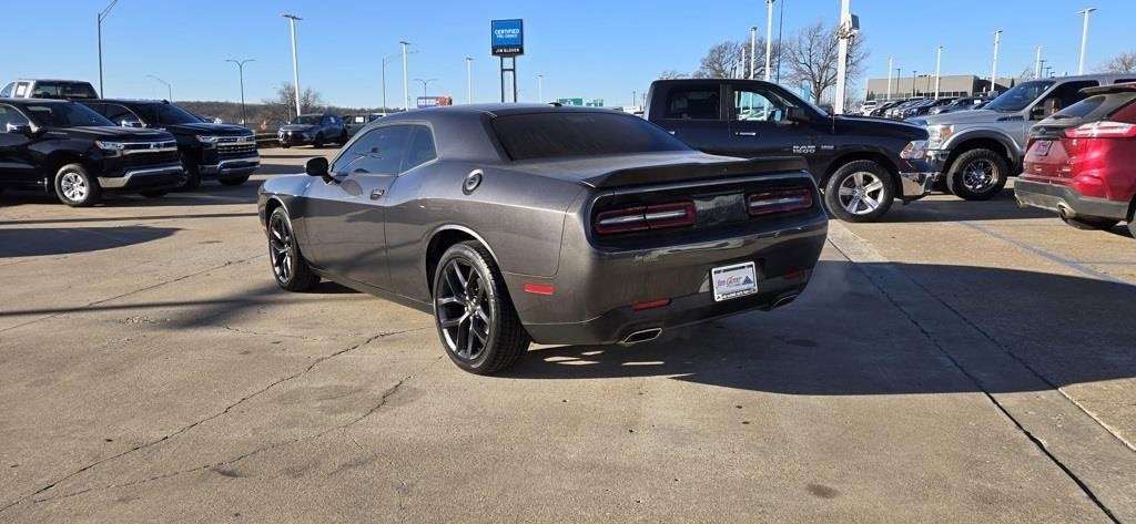 2022 Dodge Challenger SXT