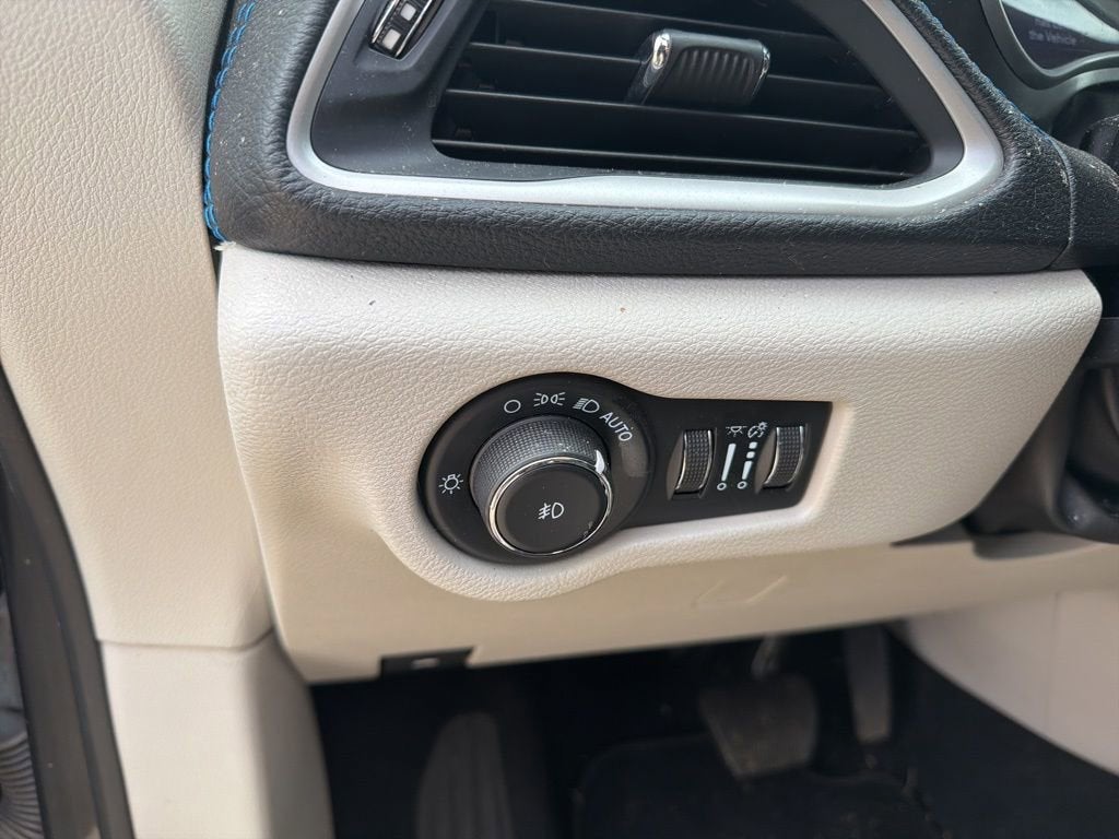 2021 Chrysler Pacifica Hybrid Touring L