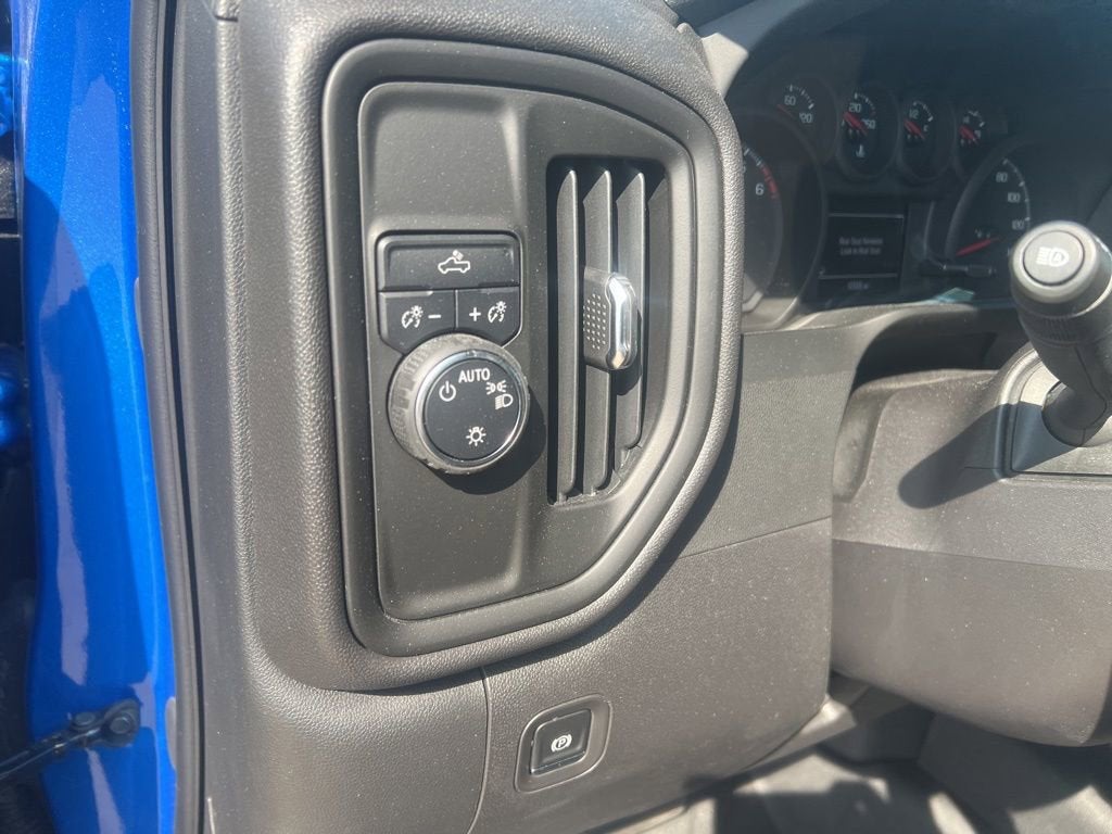 2025 Chevrolet Silverado 1500 Custom