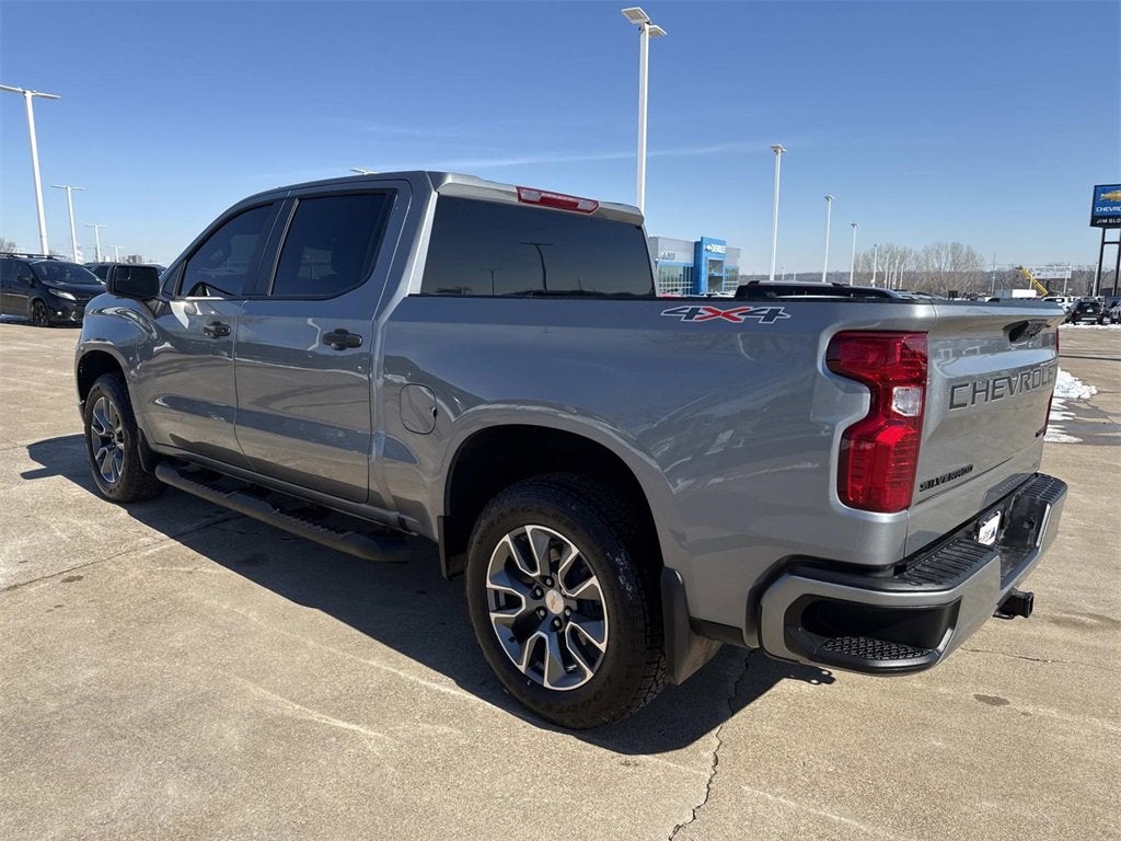 2025 Chevrolet Silverado 1500 Custom