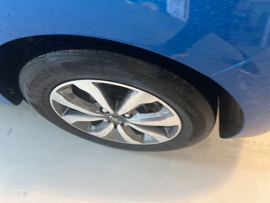 2023 Kia Rio 5-Door S