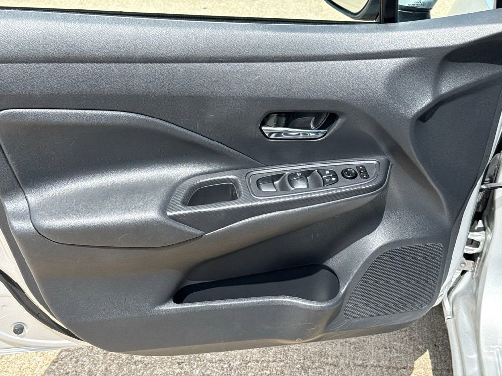 2023 Nissan Versa SV