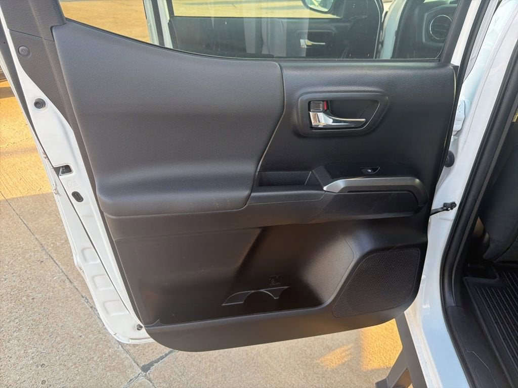 2022 Toyota Tacoma 2WD SR5