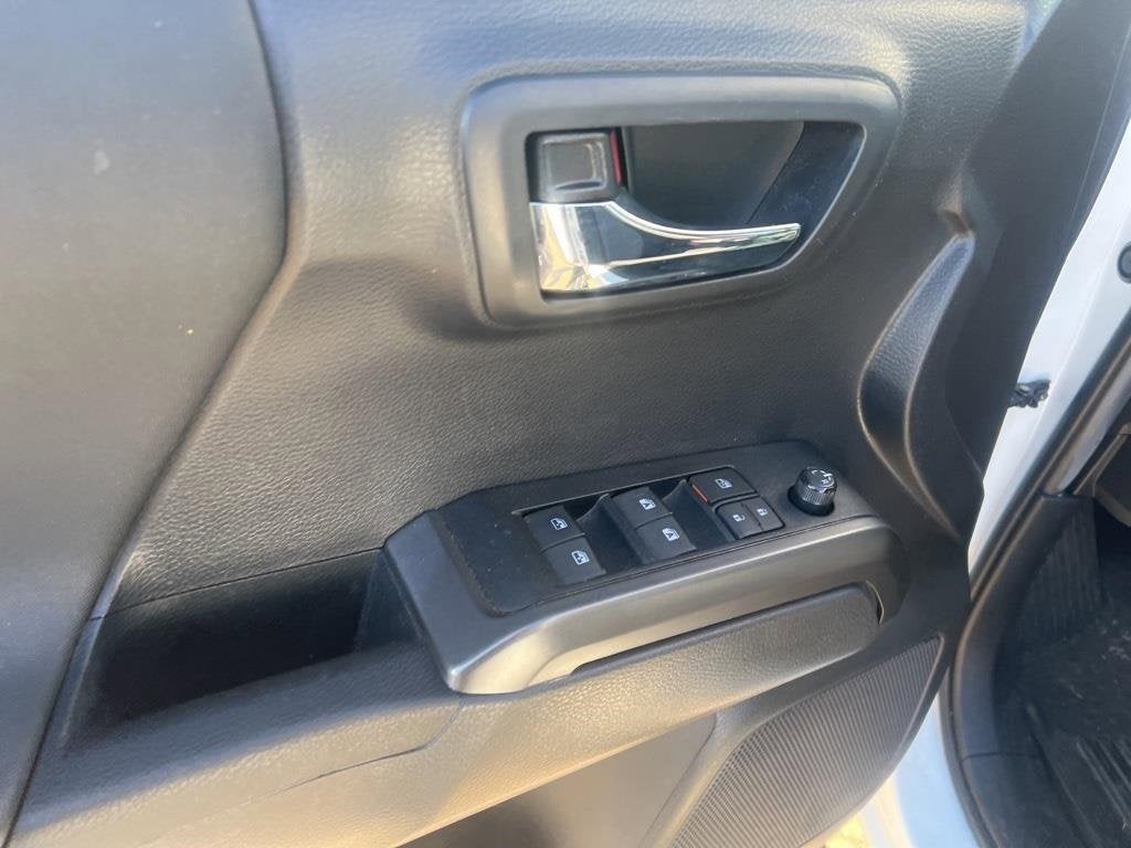 2022 Toyota Tacoma 4WD SR