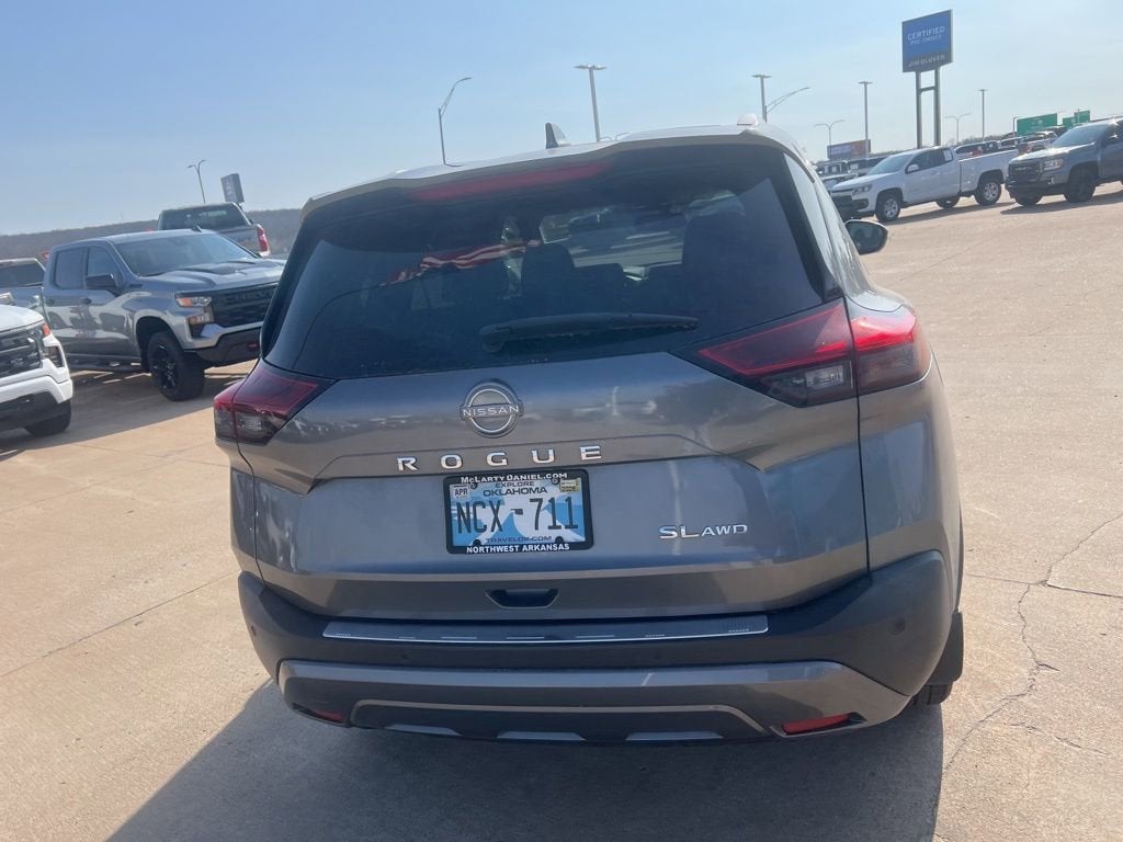 2022 Nissan Rogue SL