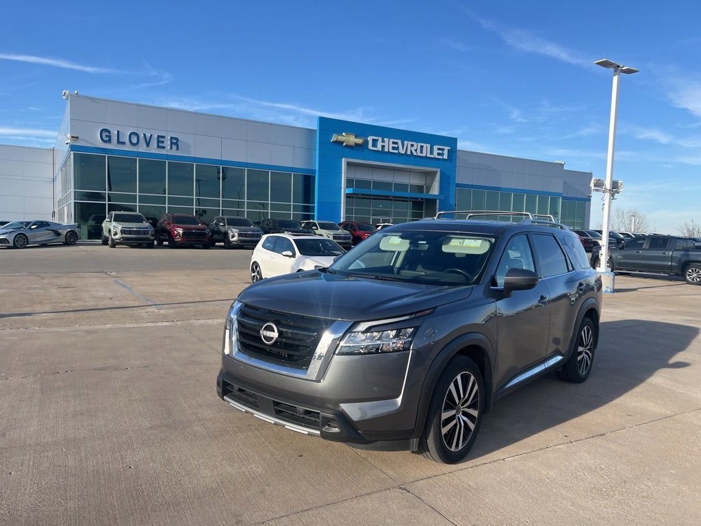 2023 Nissan Pathfinder Platinum