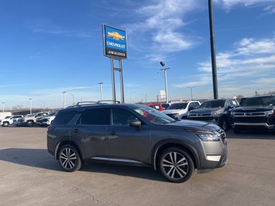 2023 Nissan Pathfinder Platinum