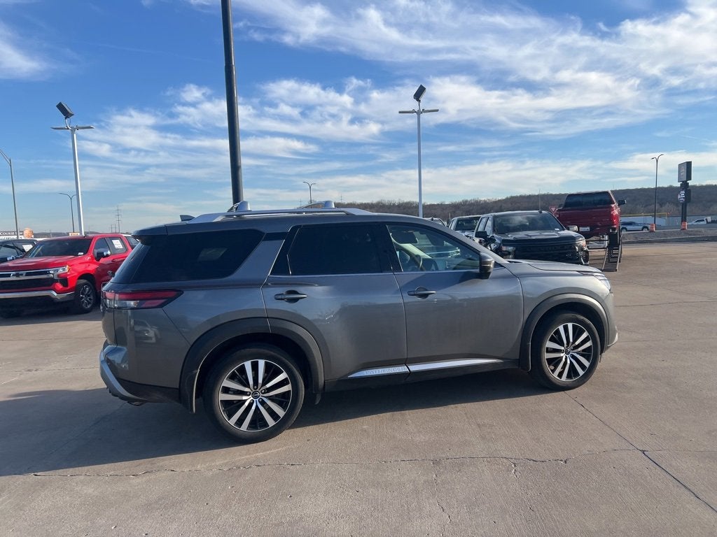 2023 Nissan Pathfinder Platinum