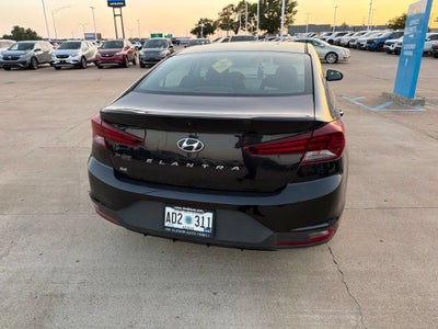 2020 Hyundai Elantra SE
