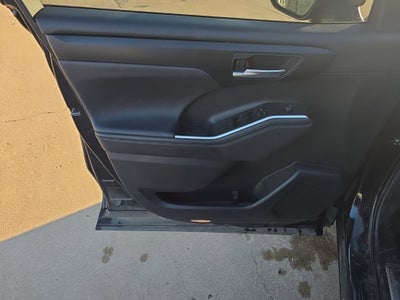 2022 Toyota Highlander XSE