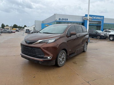 2021 Toyota Sienna XLE
