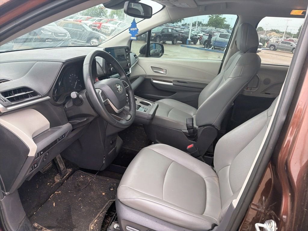 2021 Toyota Sienna XLE
