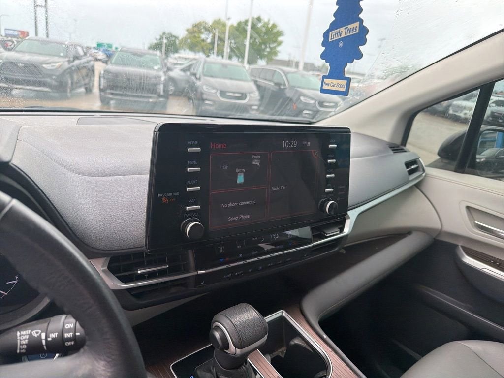 2021 Toyota Sienna XLE
