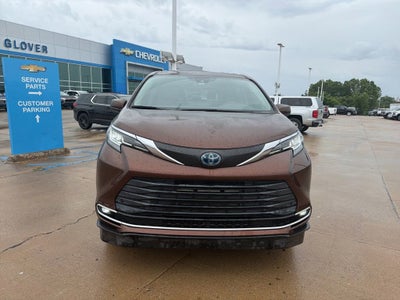 2021 Toyota Sienna XLE