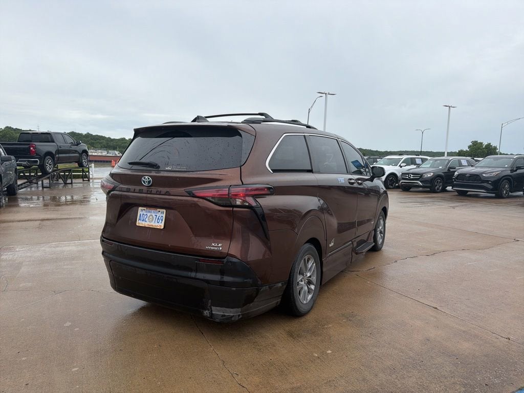 2021 Toyota Sienna XLE