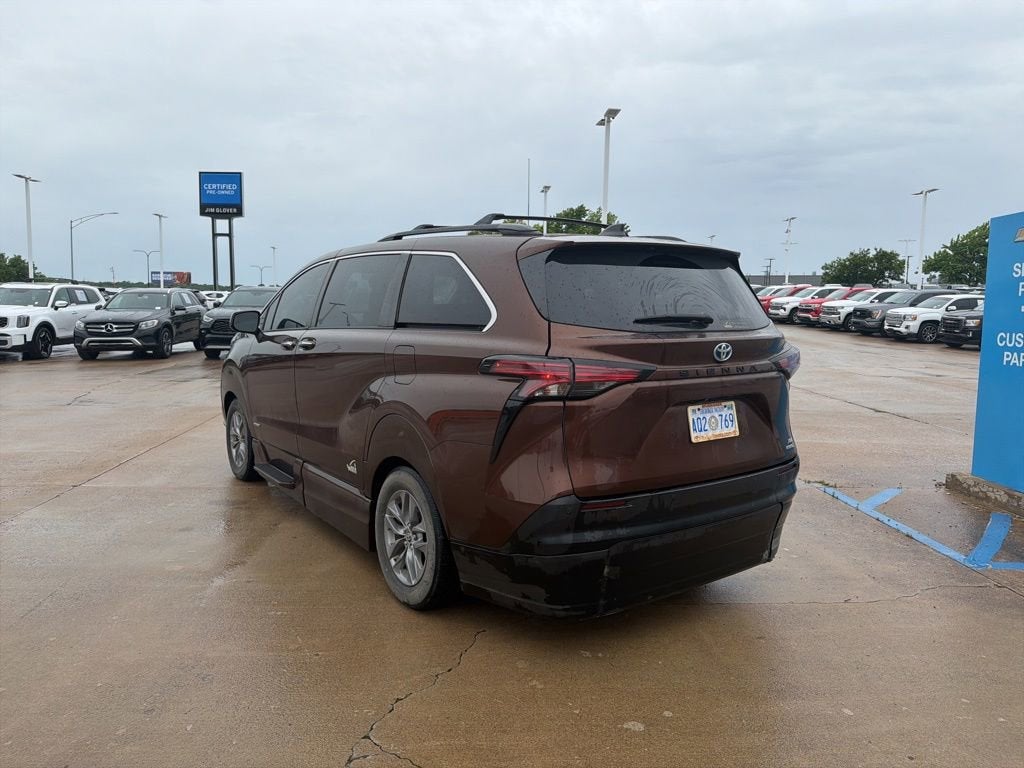 2021 Toyota Sienna XLE