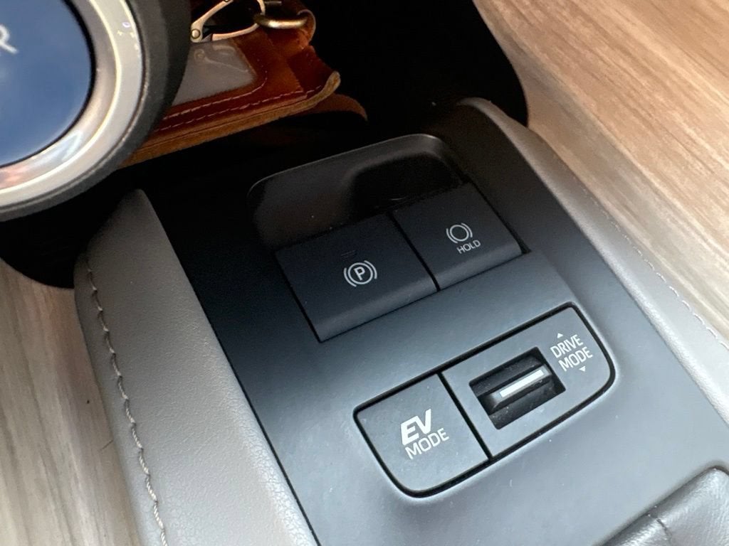 2021 Toyota Venza LE