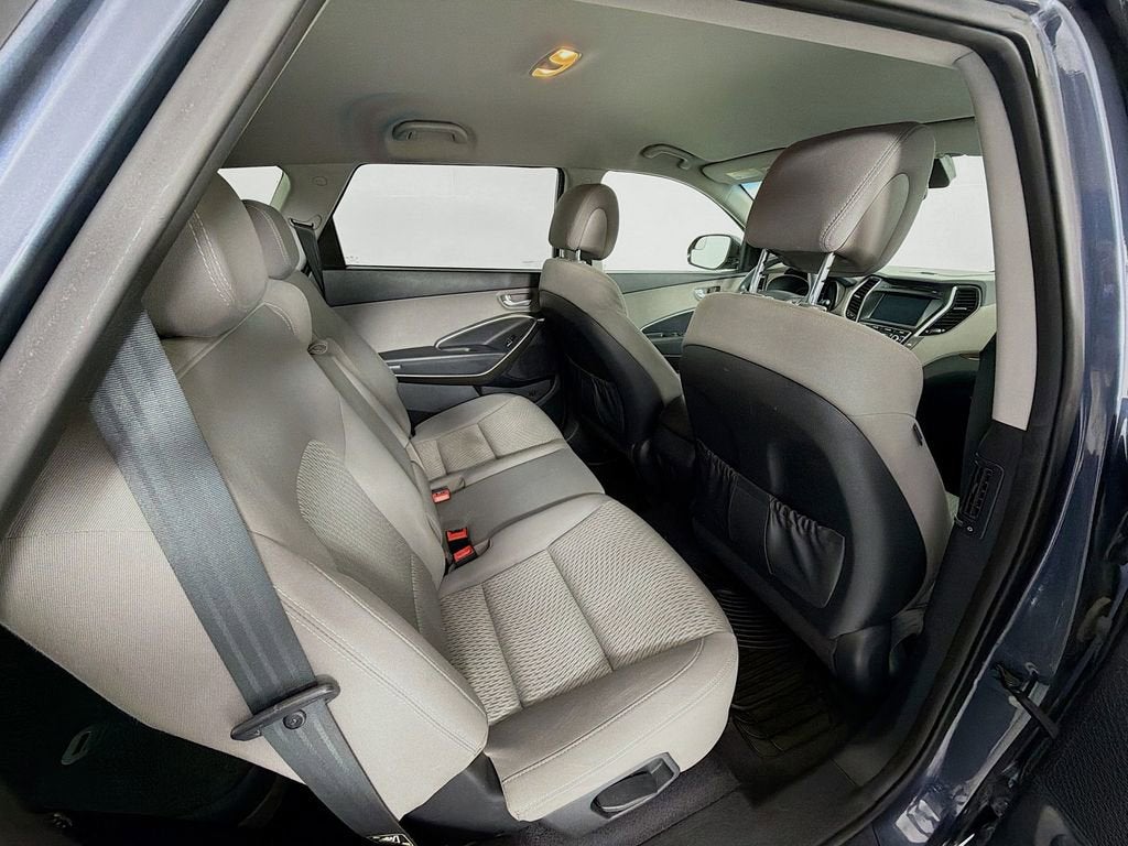 2017 Hyundai Santa Fe SE