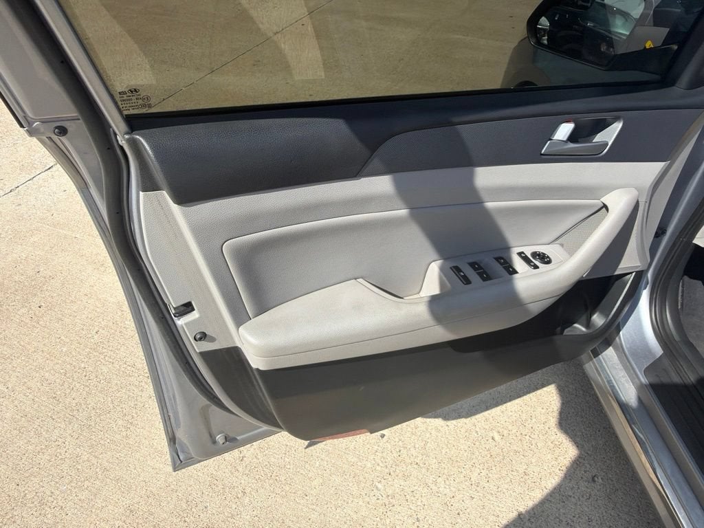 2017 Hyundai Sonata Hybrid SE