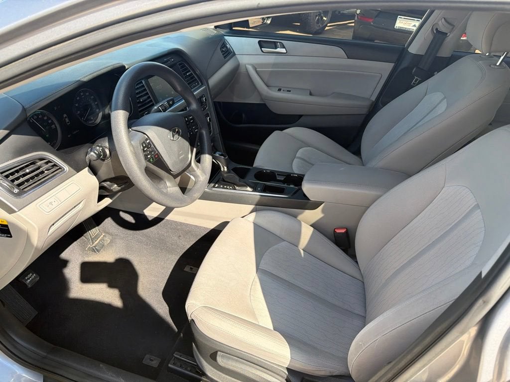 2017 Hyundai Sonata Hybrid SE