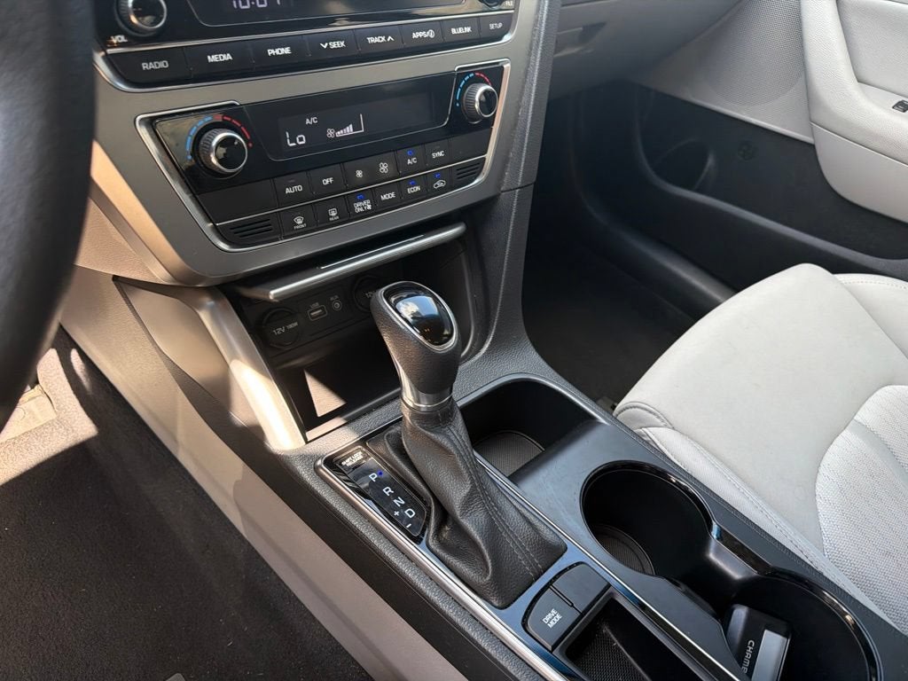 2017 Hyundai Sonata Hybrid SE