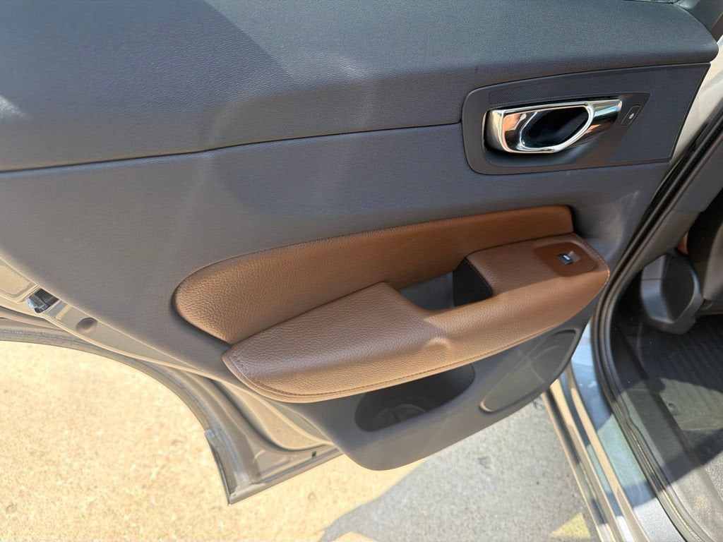2019 Volvo XC60 Momentum
