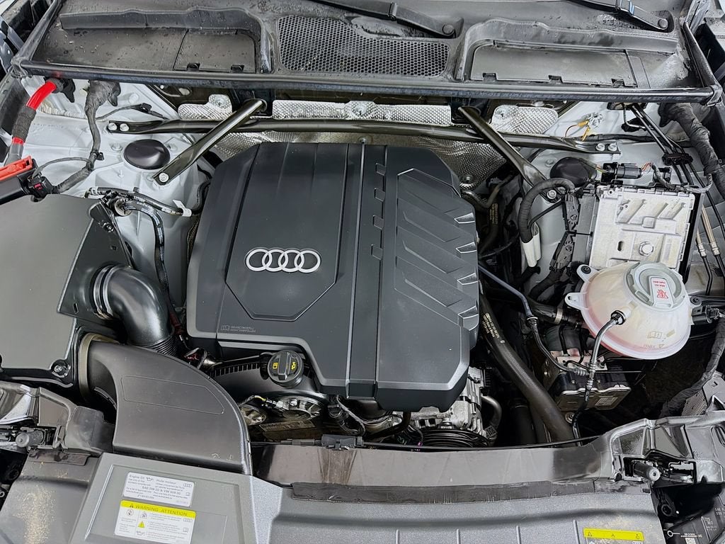 2022 Audi Q5 S line Premium Plus