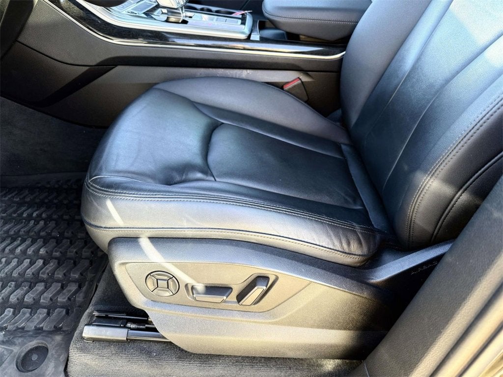2022 Audi Q7 Premium Plus