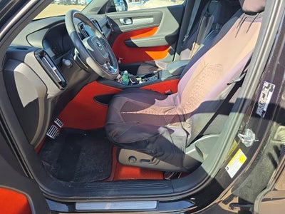 2020 Volvo XC40 R-Design