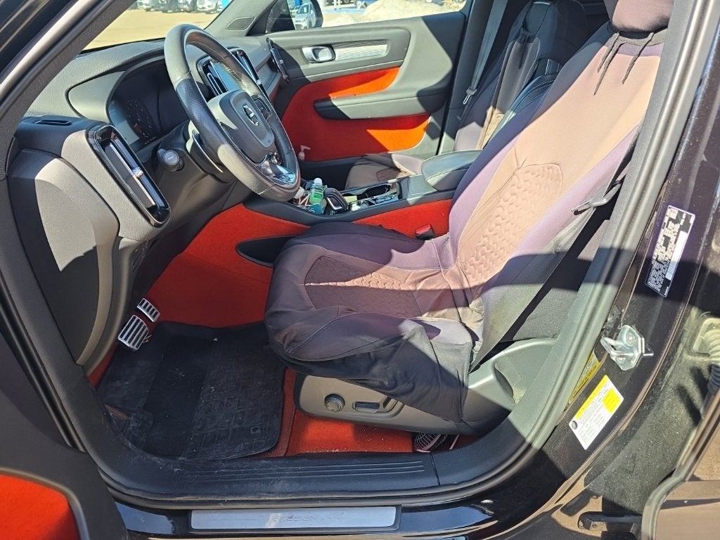 2020 Volvo XC40 R-Design