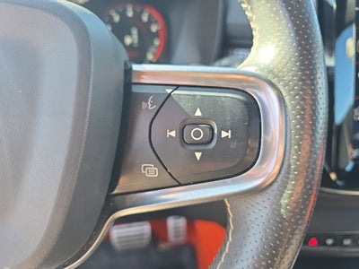 2020 Volvo XC40 R-Design