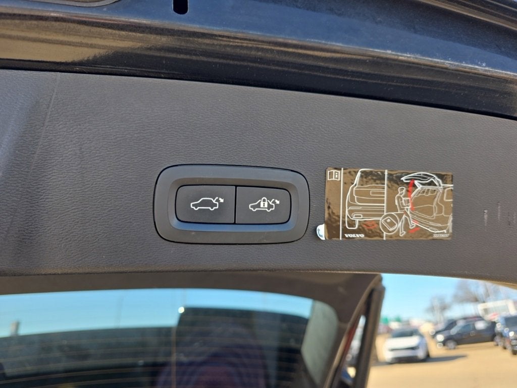 2020 Volvo XC40 R-Design