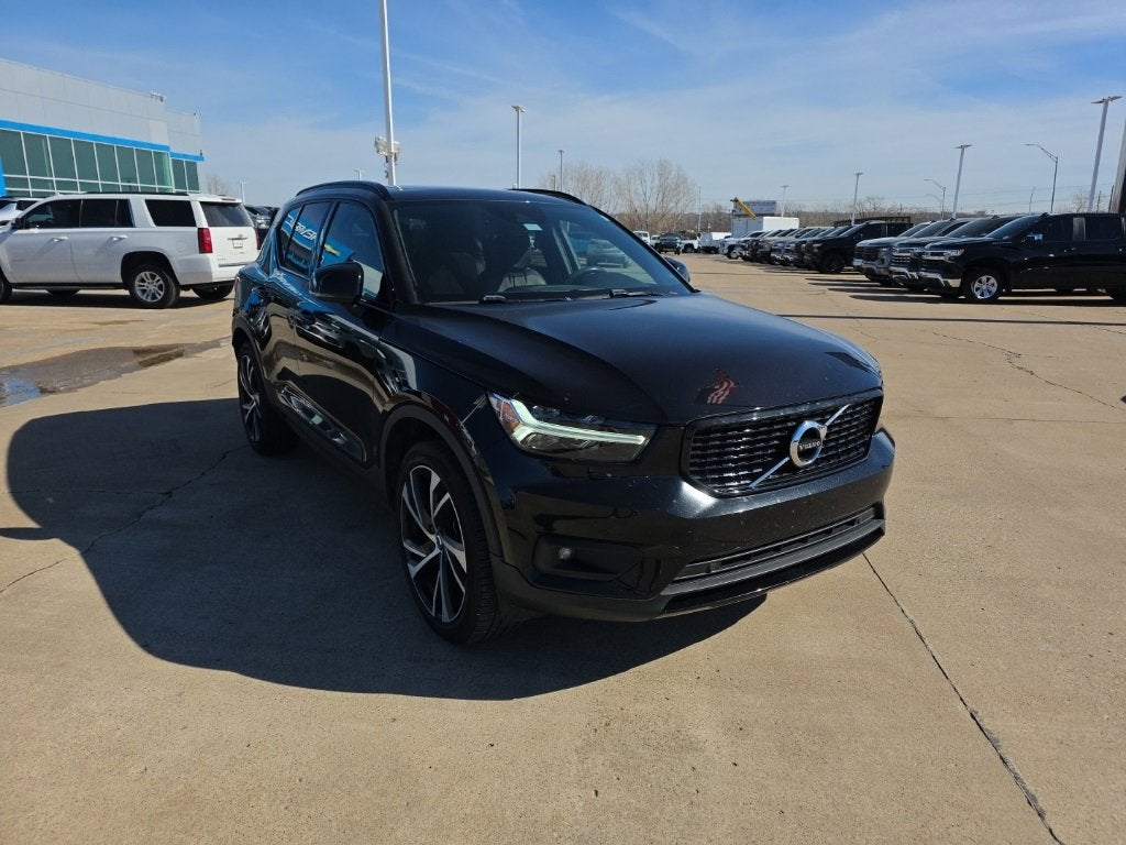 2020 Volvo XC40 R-Design